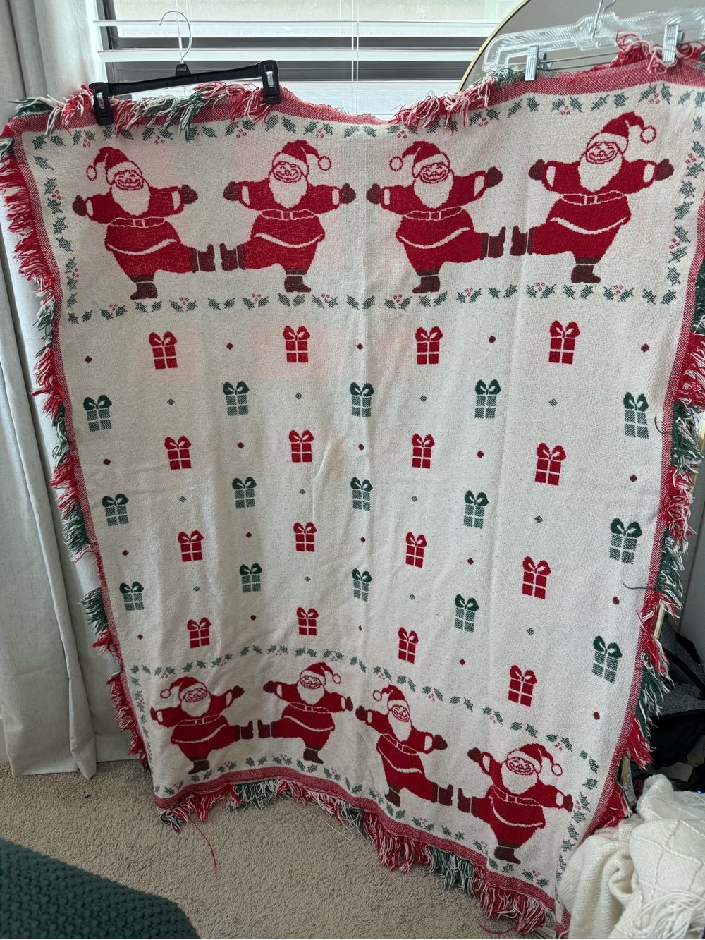 Vintage Santa Tapestry Blanket - Red & Green Holiday Throw
